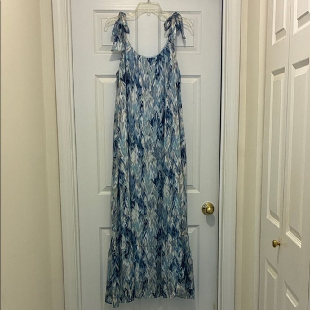ADRIENNE Women’s Blue & White Patterned Sleeveless Maxi Dress - Size Large